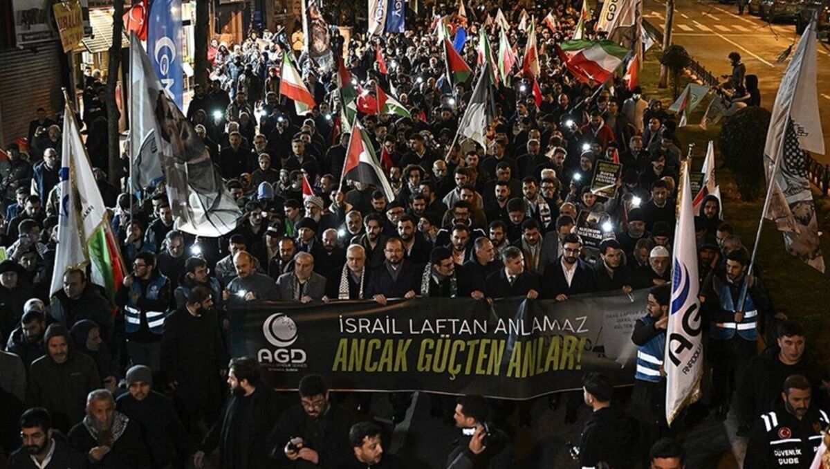 سندرز خواستار توقف جنگ آمریکا و اسرائیل علیه ایران شد