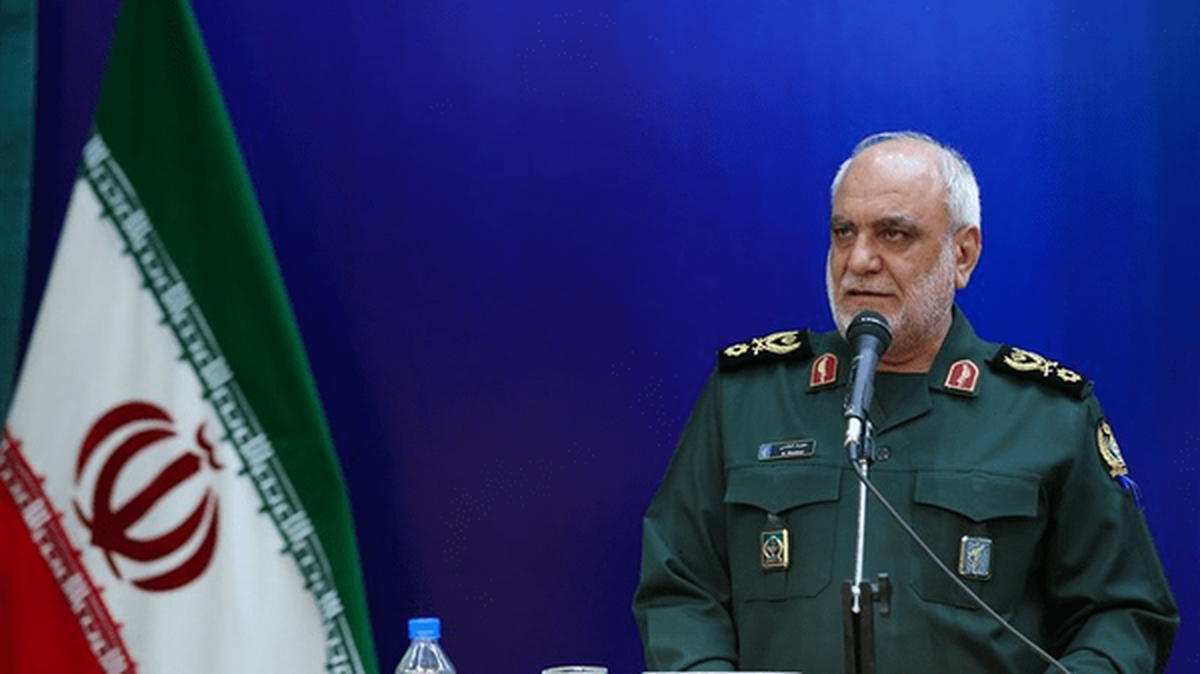 مراسم وداع با پیکر شهید خادمی در میدان انقلاب تهران برگزار می‌شود 