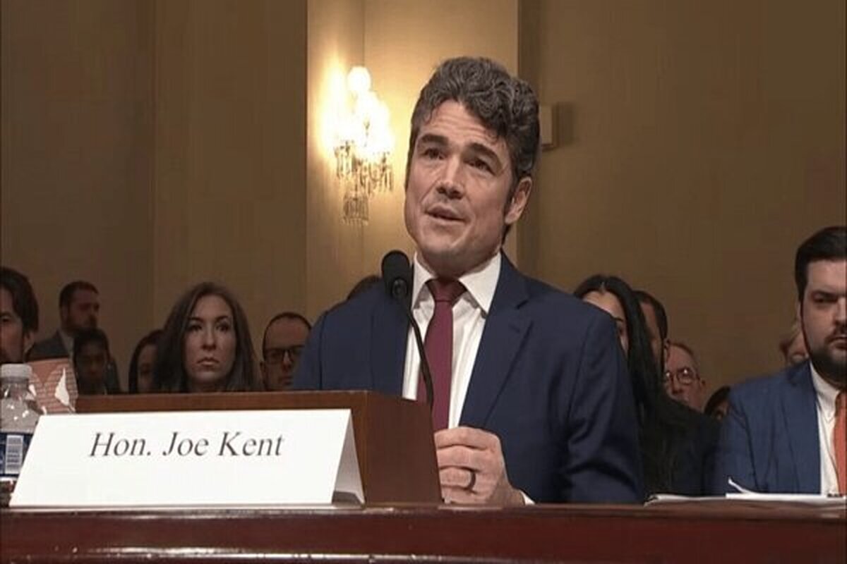 اختیار اعلام جنگ علیه ایران از ترامپ گرفته شد