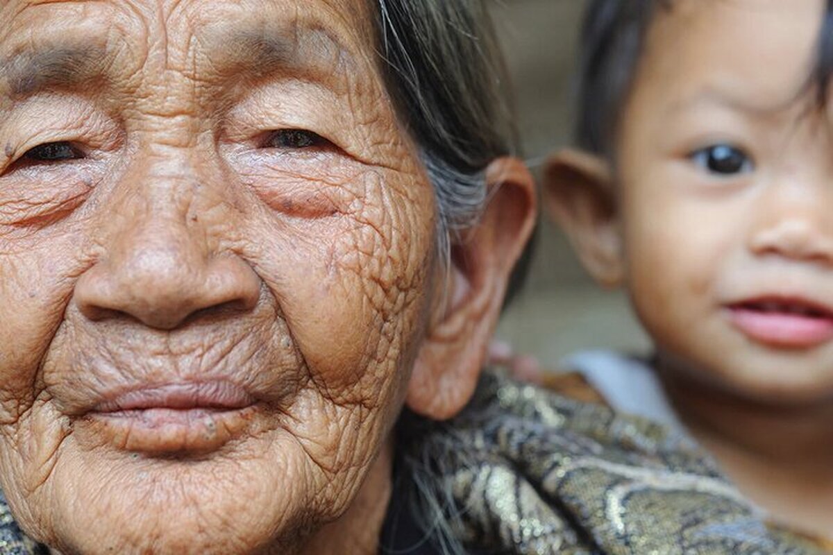 با مصرف گلاب از شر جوش‌های سرسیاه راحت شوید