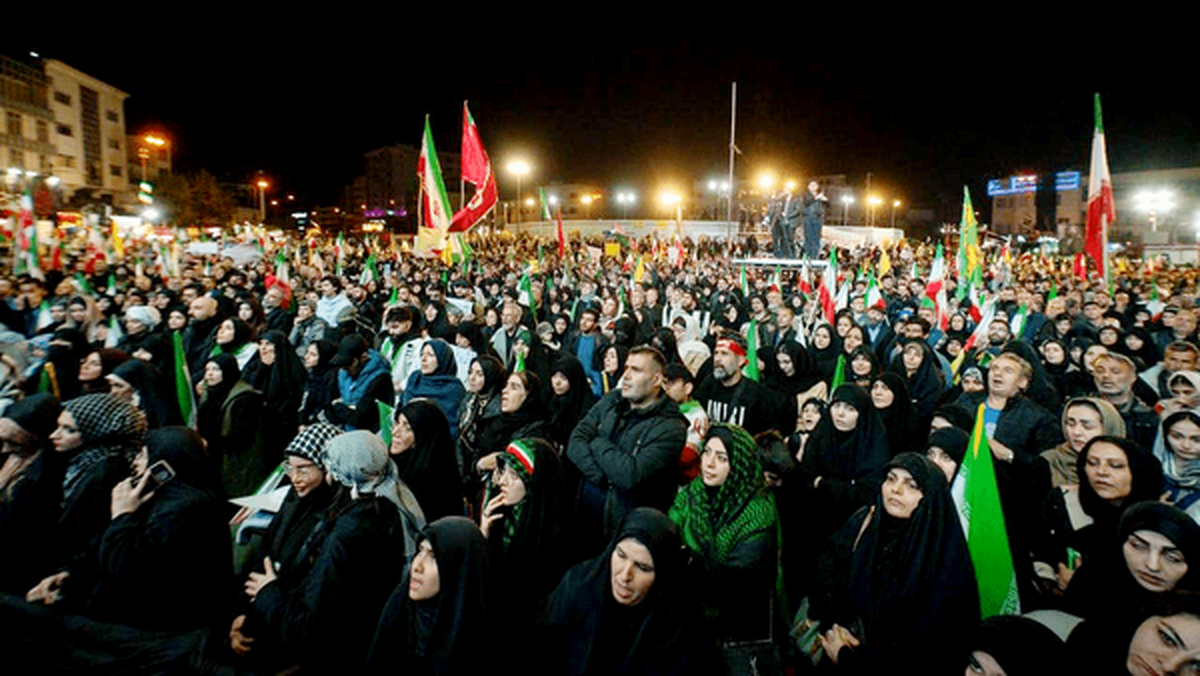 تجمع و راهپیمایی ها مجاز شد؟