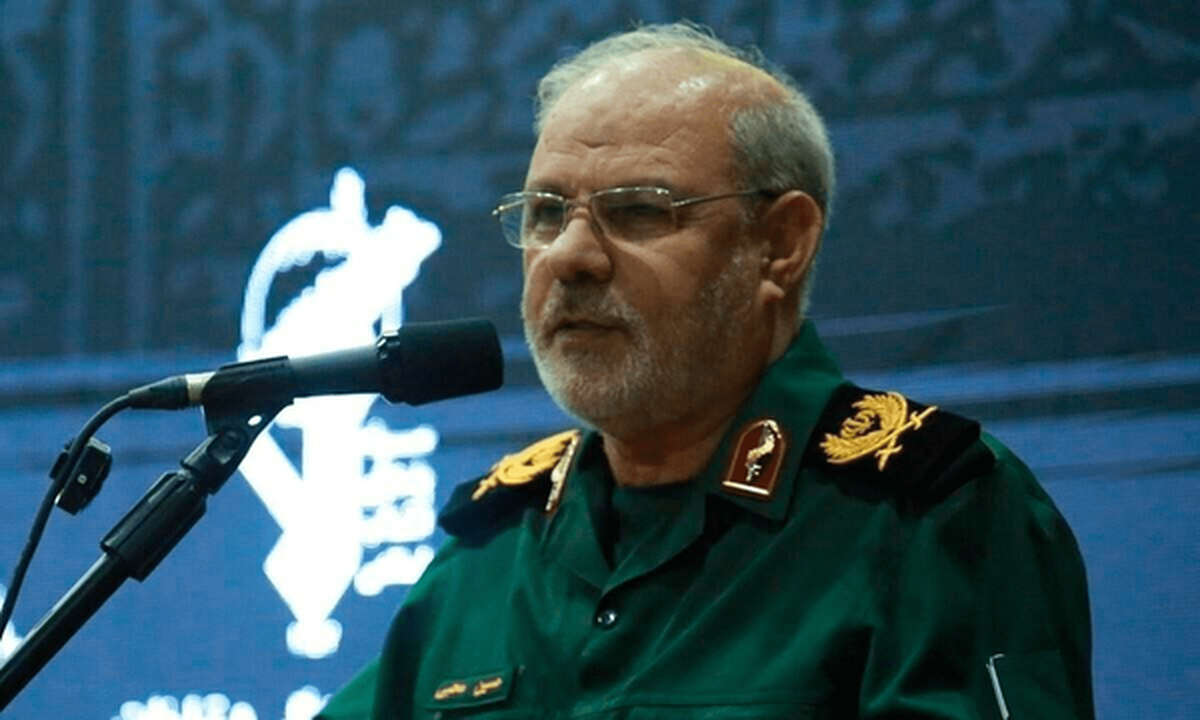 امام جمعه اهواز دنبال شکار هواگردهای دشمن +عکس