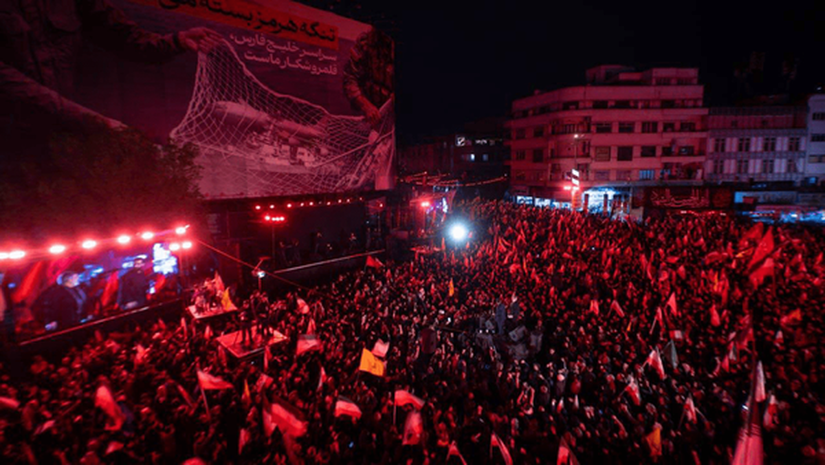 تجمع و راهپیمایی ها مجاز شد؟