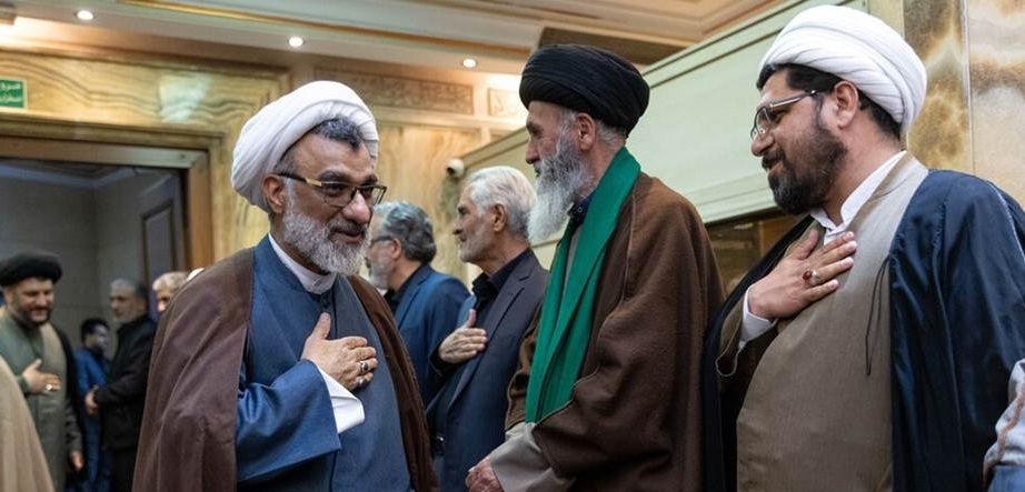 چه کسانی در اربعین رئیس دفتر نظامی فرمانده کل قوا شرکت کردند؟+ عکس