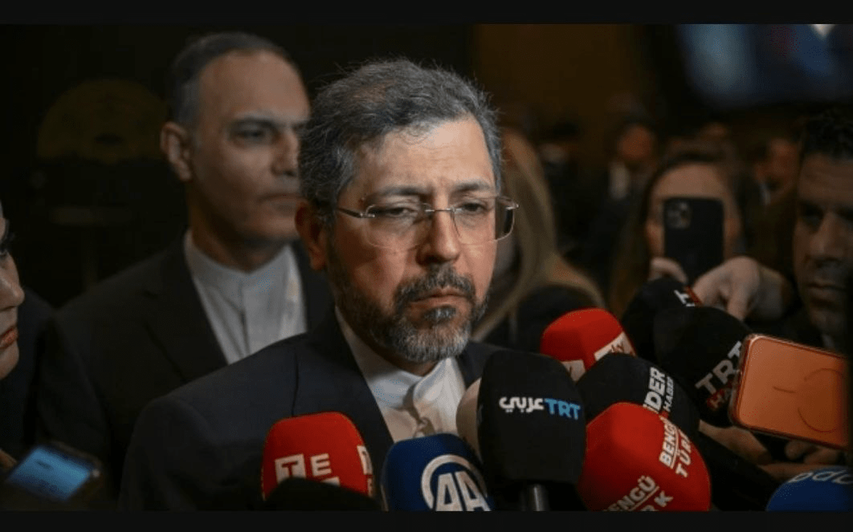 ۲۴ ساعت با تنگه هرمز پس از آتش‌بسی که ایران معتقد به نقض آن است