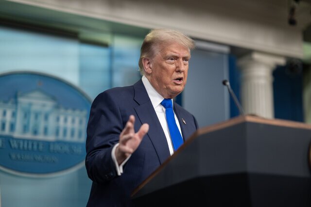 وقتی ترامپ «تنگه هرمز» را «تنگه ایران» می‌نامد