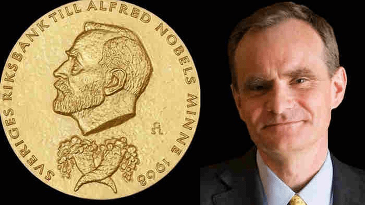 عکس| نوشته قشنگ روی یک مغازه در روزهای سخت اقتصادی