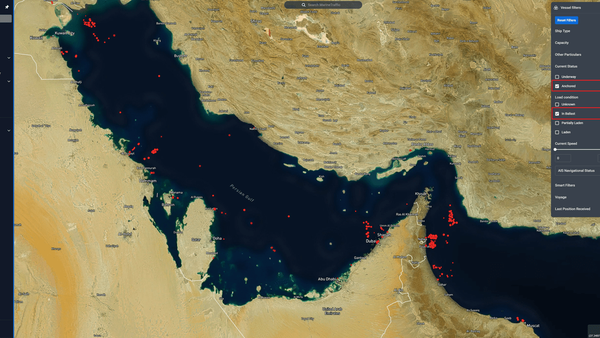 لویدز: ۲۶ کشتی ایرانی محاصره دریایی آمریکا را شکستند