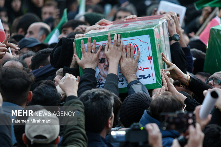 تشییع پیکر ۳۵ شهید جنگ رمضان در تهران