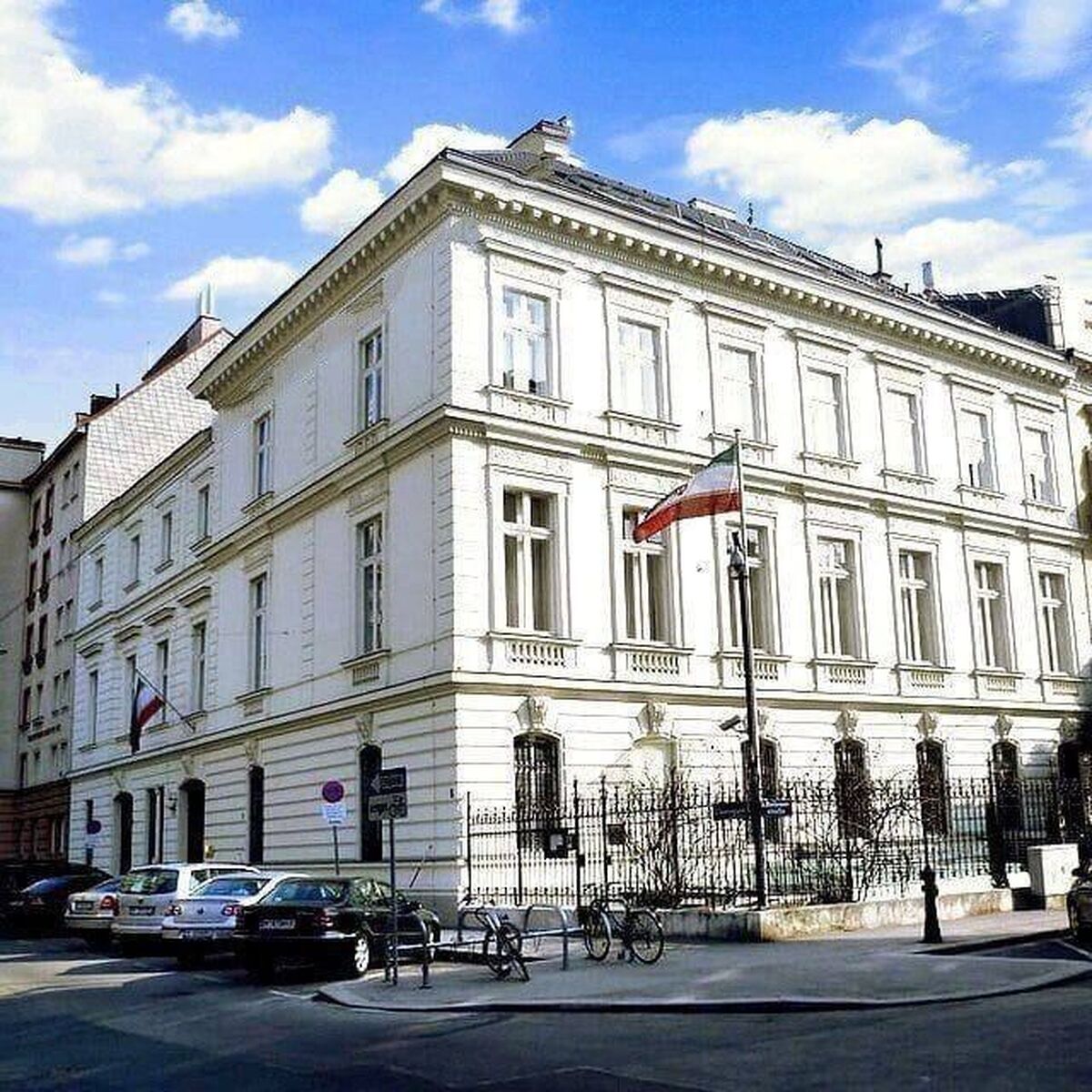 سفارت ایران انتخاب پاپ جدید را تبریک گفت