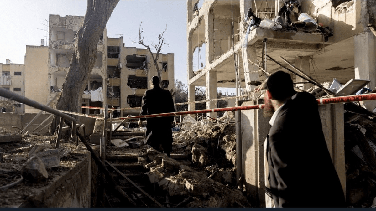 فیلم| گریز موشک ایرانی از دو موشک رهگیر و اصابت در تل‌آویو