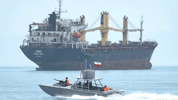 نیروی دریایی سپاه دو کشتی متخلف را توقیف کرد