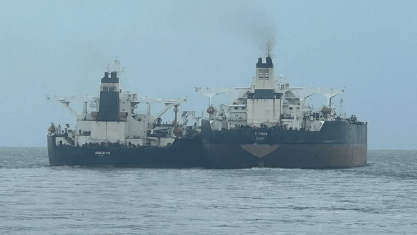 آمریکا مجبور به تمدید معافیت فروش نفت ایران و روسیه شد