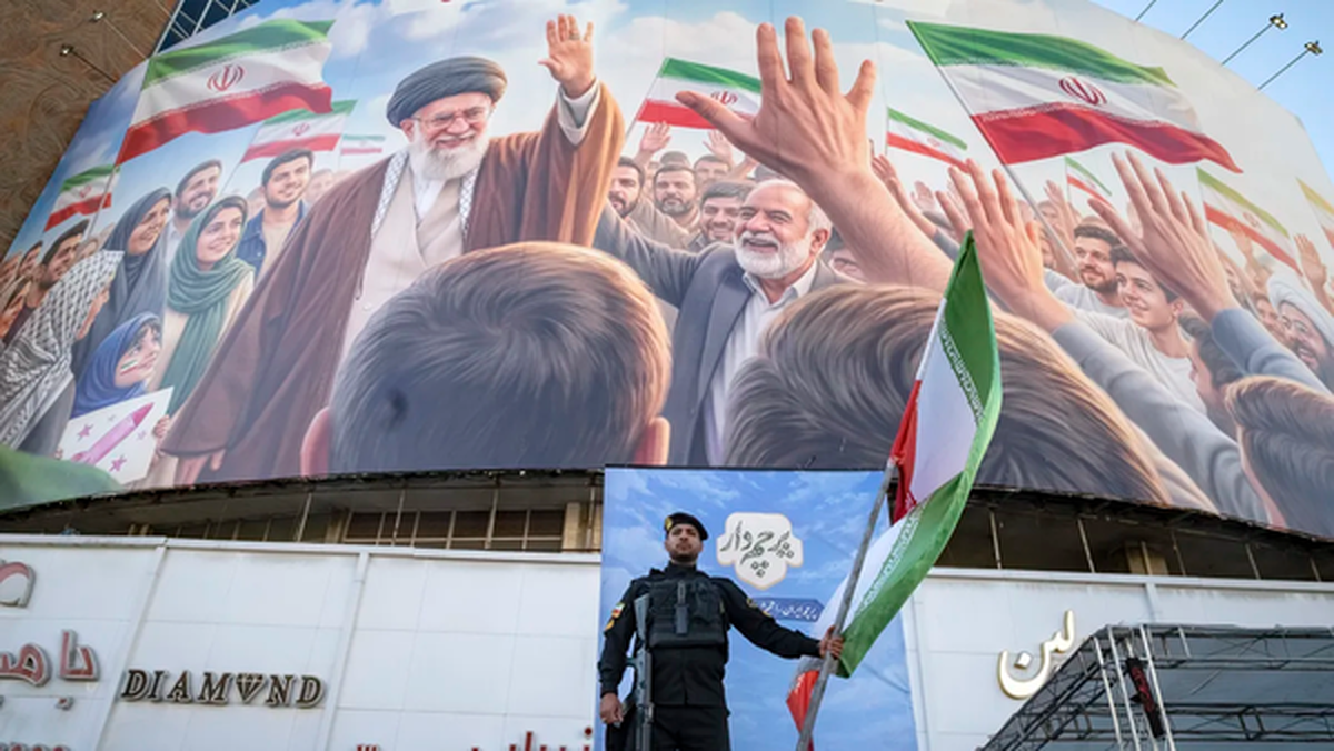 تأکید وکیل ترامپ بر لزوم تغییر حکومت در ایران