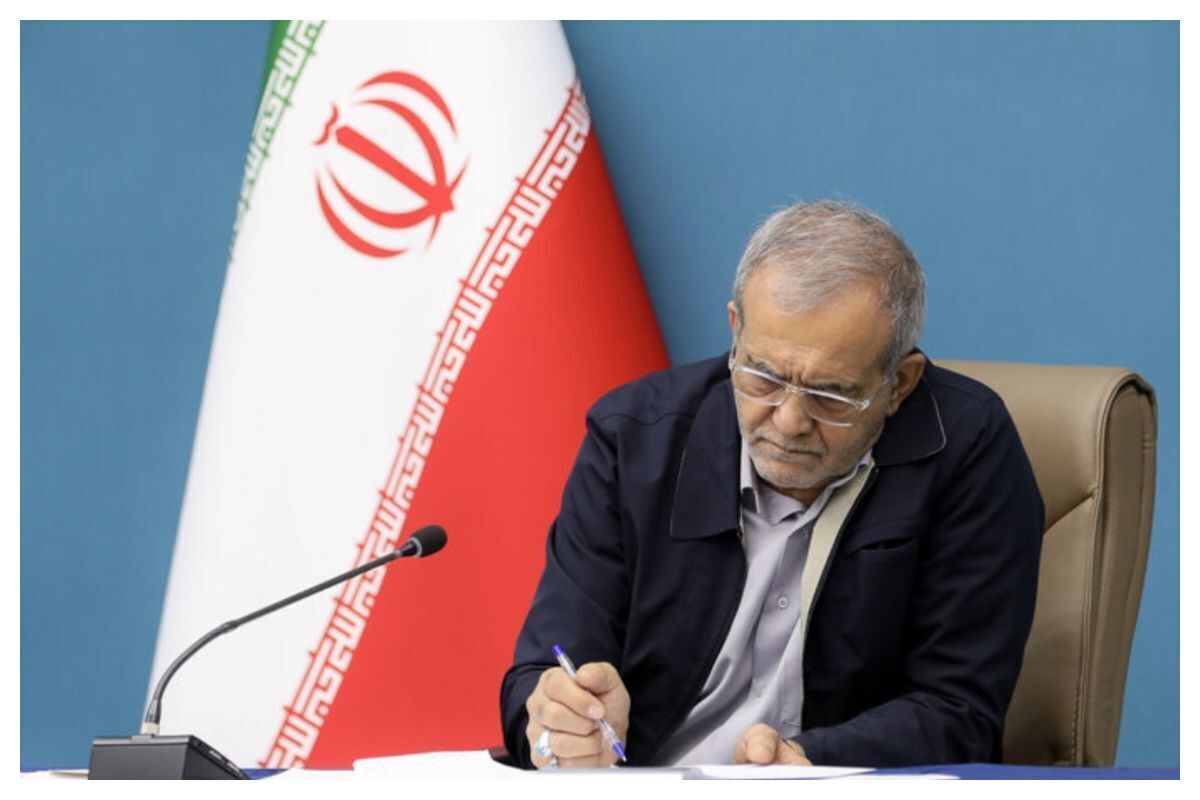 پزشکیان قهرمانی تیم‌های ملی کشتی فرنگی و آزاد را تبریک گفت