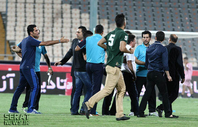 اعتراض امیرحسین صادقی به برخورد امیر قلعه نویی