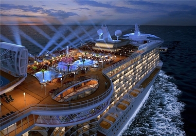 استخر شرکت ریگال کروز در روی کشتی