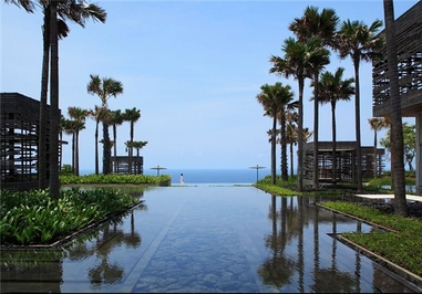 این استخر در بالی – اندونزی واقع شده است.