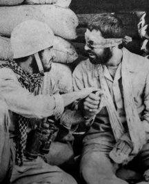 سال 1348، مدرسه محمودیه: چند تا از همکلاسیهایم، دستشان را به شکل هفتتیر گرفتهاند. نمیدانم شاید من هم سودای چنین کاری را داشتم، ولی وجود معلم بالای سرم...