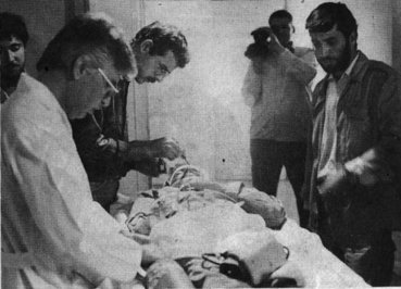 سال 1348، مدرسه محمودیه: چند تا از همکلاسیهایم، دستشان را به شکل هفتتیر گرفتهاند. نمیدانم شاید من هم سودای چنین کاری را داشتم، ولی وجود معلم بالای سرم...