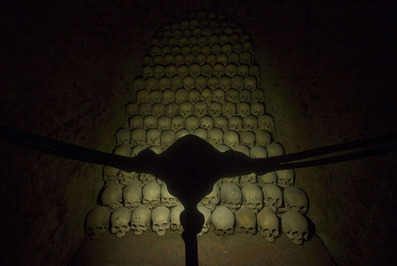 دخمه مردگان در کلیسای 