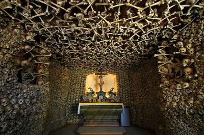 دخمه مردگان کلیسای 