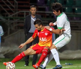  سروش رفیعی(فولاد): اگر فولاد امسال بختیار رحمانی ،آرش افشین و عبدالله کرمی را ندارد اما صاحب پدیده های تازه و جایگزین و نفراتی مثل سروش رفیعی ست که خوب بازی کرده ،هم 7 گل زده و هم مرد اول تیمش بوده و هم به تیم‌ملی برگشته است.