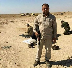 اقامه نماز «حاجقاسم» در میدان جنگ