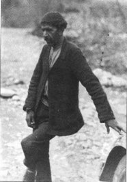 رضا اسکستانی کسی که پس از بریدن سر میرزا کوچک خان آن را به خان تالش تحویل داد