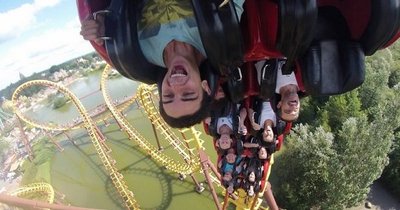 سلفی در ترن هوایی 