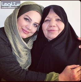 نرگس آبیار و مادرش