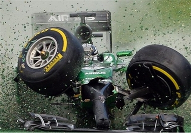 خودوری منهدم شده کوبایاشی رانننده فرمول یک ژاپنی