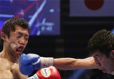 رقابت بوکس حرفه‌ای در سبک وزن