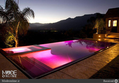 استخر صورتی؛ این استخر نه تنها عجیب بلکه رمانتیک هم هست.