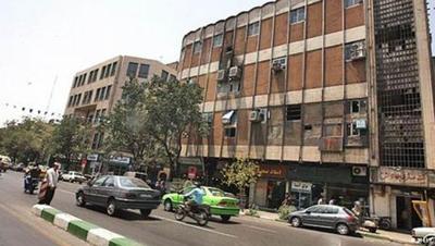 این ساختمان مخروبه واقع در خیابان سعدی نرسیده با چهارراه مخبرالدوله روزی سینما