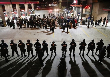 تظاهرات گسترده ضدنژادپرستی در اعتراض به رفتار خشونت‌بار پلیس با سیاهپوستان در آمریکا