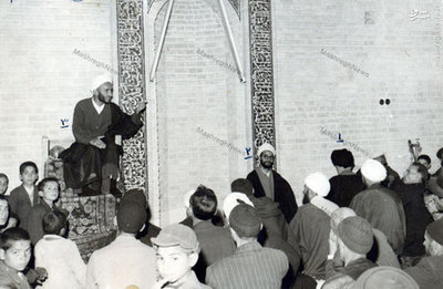 استاد علی دوانی در حال سخنرانی در مدرسه حجتیه قم