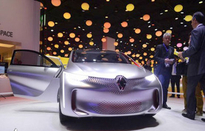 رنو EOLAB
رنو امسال یکی از بهترین خودروهای هیبریدی بازار را معرفی کرد. این خودرو با طراحی خاص، فوق آلعاده آیرو داینامیک و وزنی تقریبآ 400 کیلویی مصرفی بسیار پایین دارد و می‌تواند در میان بهترین اتومبیل‌های الکتریکی قرار گیرد.