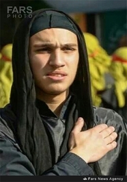 سینه زنی جهاد مغنیه در مراسم ابا عبدالله(ع)