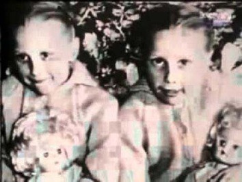 دوقلوهای پالاک
در سال 1957، خواهران جوانا و ژاکلین پالاک در تصادفی تاسف بار در
