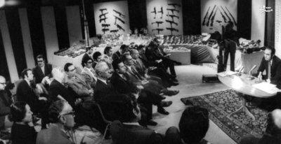 یکی از کنفرانسهای خبری پرویز ثابتی در محل مشترک ضدخرابکاری ساواک