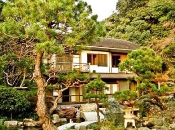 ژاپن: خانه ای بر فراز 