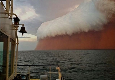 طوفان عظیم خاک در غرب استرالیا در اوایل سال 2013.