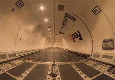 داخل یک بوئینگ 757 فدرال اکسپرس بدون محموله