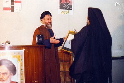  دیدار اسقف کاپوچی با آیت الله بهشتی در دفتر مرکزی حزب جمهوری اسلامی 