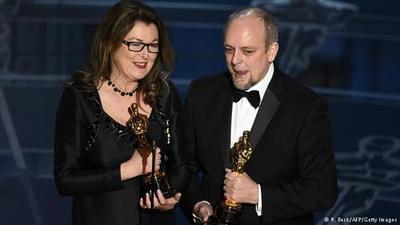 اسکار بهترین آرایش مو و گریم به فرانسیس هنون و مارک کولیر برای فیلم