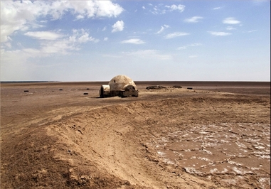 جنگ ستارگان – تونس - یکی از فیلم‌های علمی تخیلی است که تا کنون شش فیلم زیر عنوان جنگ ستارگان قرار دارند. جورج لوکاس کارگردان، تهیه کننده و فیلم نامه نویس آمریکایی فیلمنامه هر شش قسمت این مجموعه را نوشته است. 