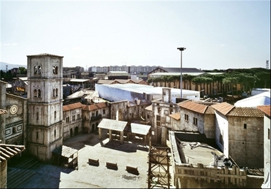 مصائب مسیح – ایتالیا -  فیلمی به کارگردانی مل گیبسون که یکی از پر بیننده‌ترین فیلم‌های تاریخ سینما بود. در این فیلم 12 ساعت آخر عمر حضرت عیسی را به تصویر کشیده است.