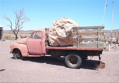 تپه‌ها چشم دارند – مراکش – یک فیلم ترسناک به کارگردانی آلکساندر آجا، نسخه دوباره سازی شده یک محصول سال 1977 به همین نام است که 69 میلیون و نیم دلار فروش کرد.