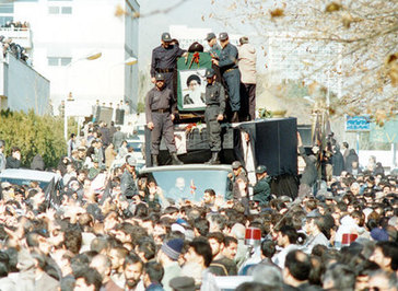 نمایی از مراسم پرشکوه تشییع آیت الله العظمی گلپایگانی در تهران
